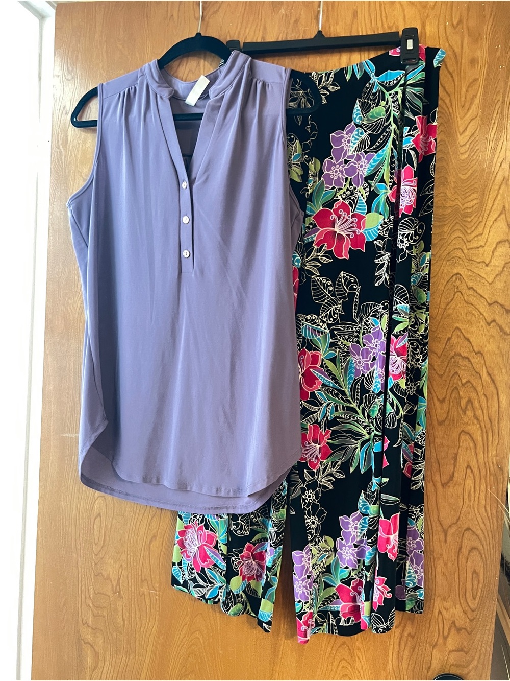 Sleeveless Lavender Tunic Top with Floral Black Palazzo Pants XL